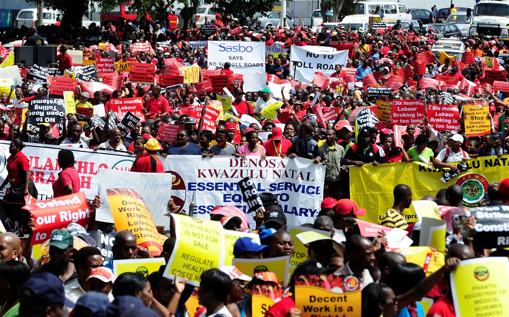 [LISTEN] PSA Threatens Shutdown of Public Service Sector if Salary Increases Not Given