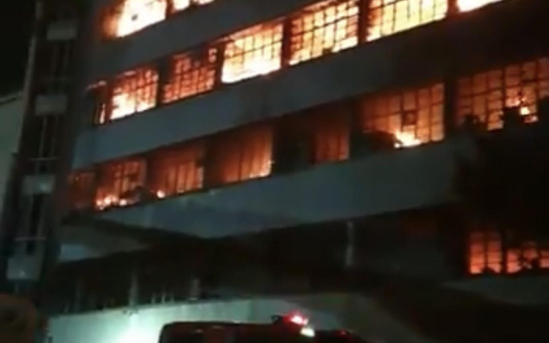 [WATCH] Joburg Emergency Services Contains Fire at Dragon City in Fordsburg