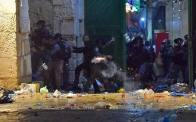 [LISTEN] Chaotic Scenes in Palestine as Israeli Soldiers Storm Masjid Al-Aqsa While Worshippers were Breaking Fast & Reading Taraweeh in Ramadan