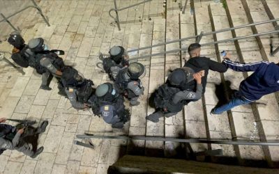 Palestinians Praying outside Damascus Gate Attacked by Israeli Police