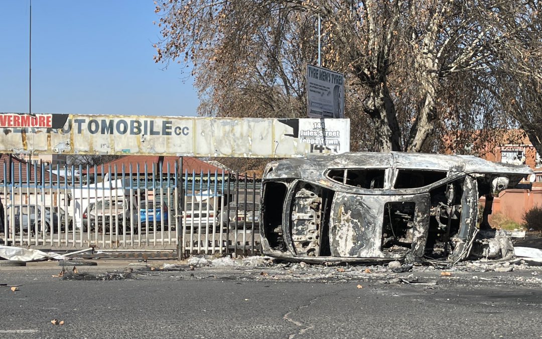 [LISTEN] Dr. Dale McKinley: Riots Across the Country Cannot be Described as “Free Zuma” Protests