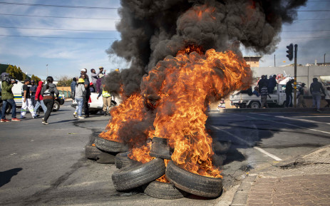 [LISTEN] Criminal Expert Simon Howell Explains How SA Descended so Quickly into Total Chaos