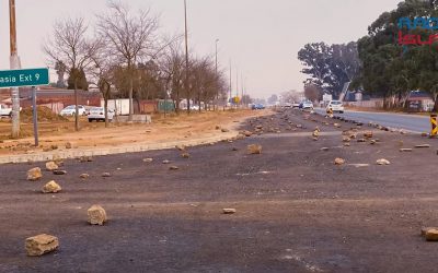 [WATCH] Why is the Lenasia R554 “Rehabilitation” Project Taking so Long to Complete? Ward Councilor Vezi Gxamza Tries to Explain