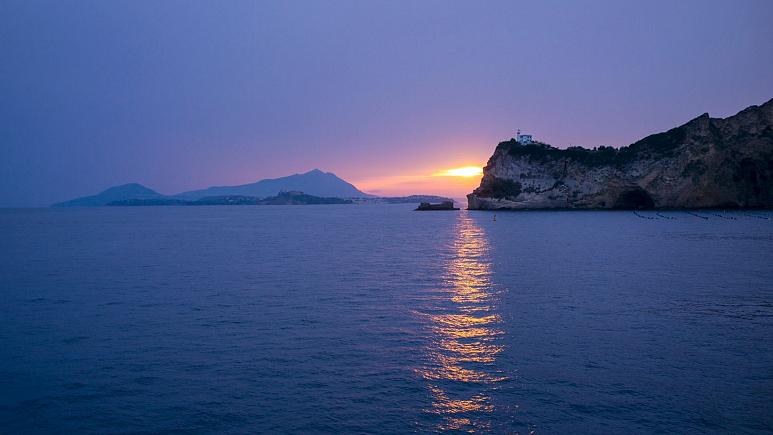‘Forced Exile’ for Unvaccinated Residents of Italy’s Islands