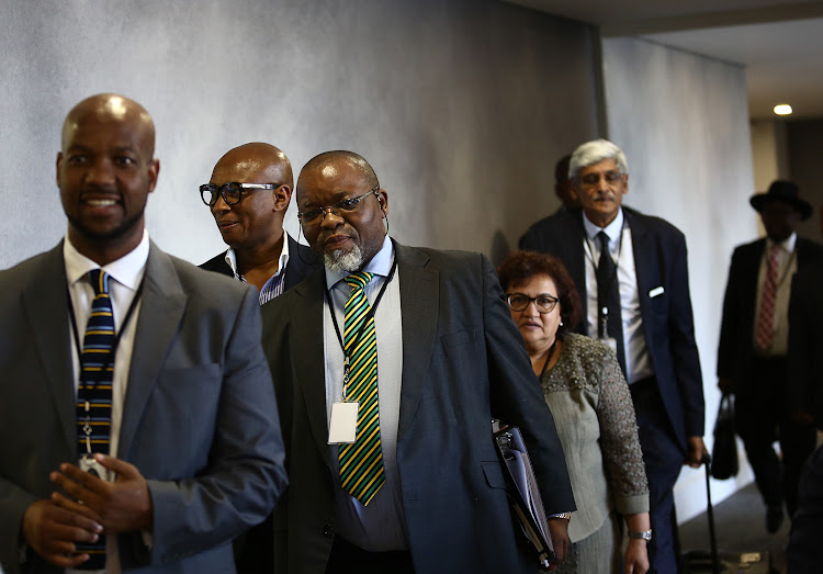Calls for Mantashe to step aside amidst State Capture Report findings