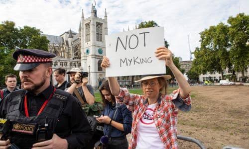 Britain faces free speech criticism as anti-monarch sentiments restricted