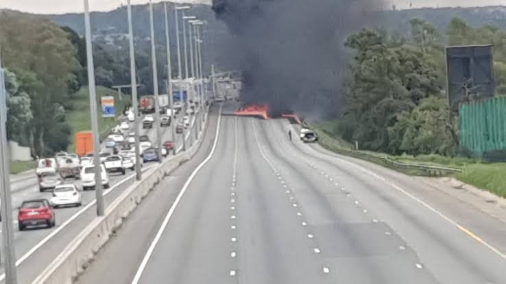 One person injured after a gas tank explosion on N1 in Johannesburg